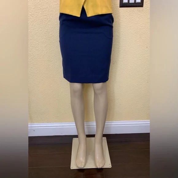 VTG Club 5’4” Petites Size 6P Yellow & Navy Blue Short Sleeve Skirt 2pc Suit Set - Picture 4 of 16